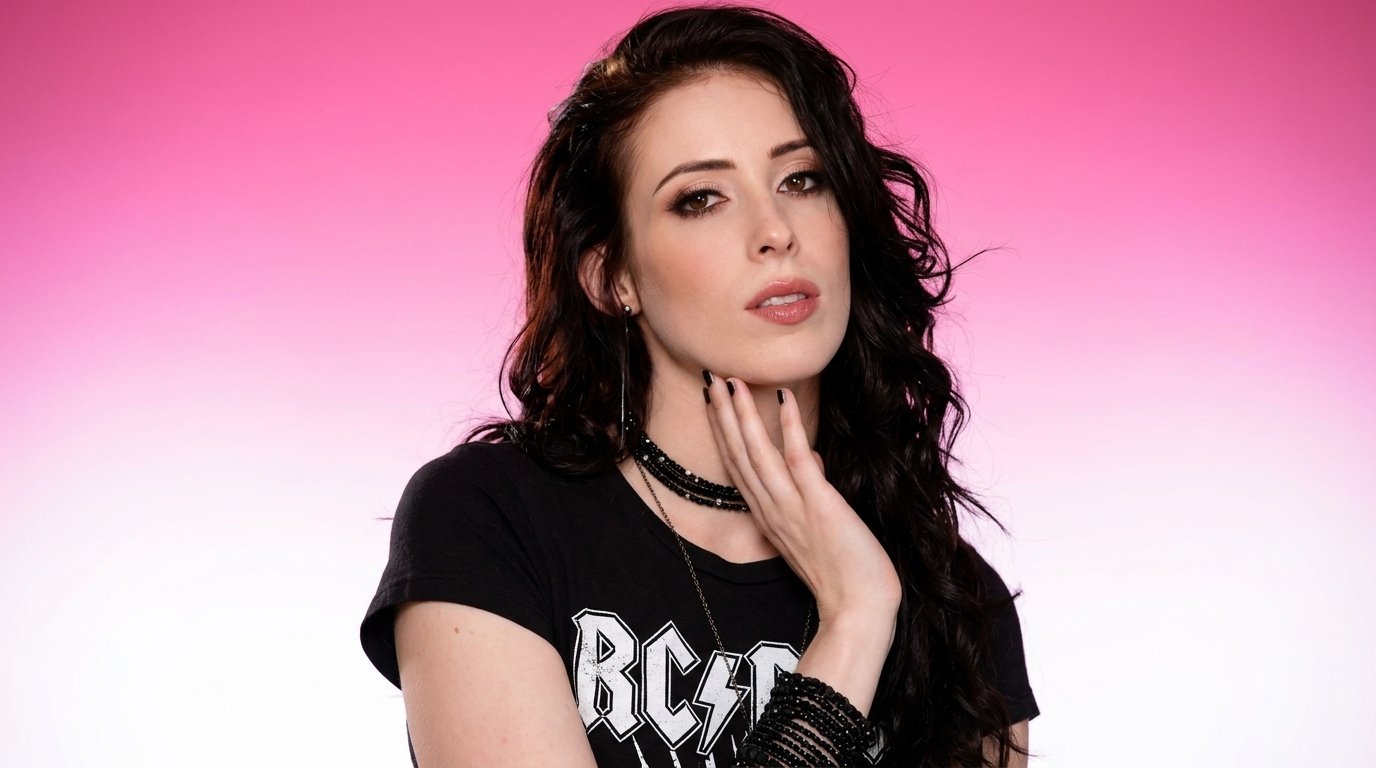 Aiden Ashley: Age, Career, Height, Net Worth & More