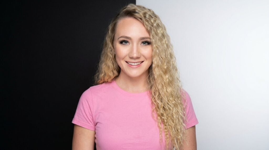 AJ Applegate: Age, Career, Height, Family & Net Worth