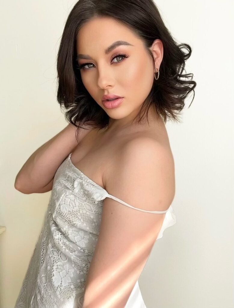 Shyla Jennings: Age, Career, Height & Net Worth