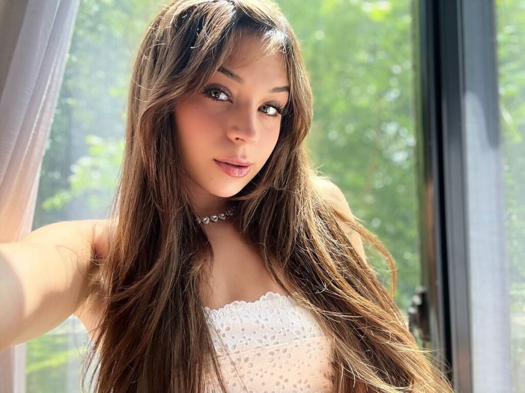Aria Valencia Age, Bio, Career, Height & Net Worth