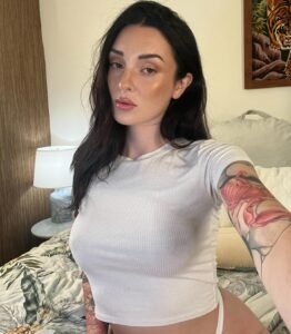Charlotte Sins Bio: Age, Height, Net Worth & Career