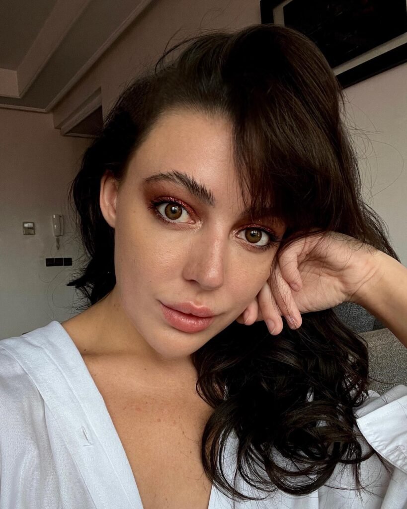 Whitney Wright: Biography, Age, Career, Height, Education, Family, Boyfriend and Net Worth