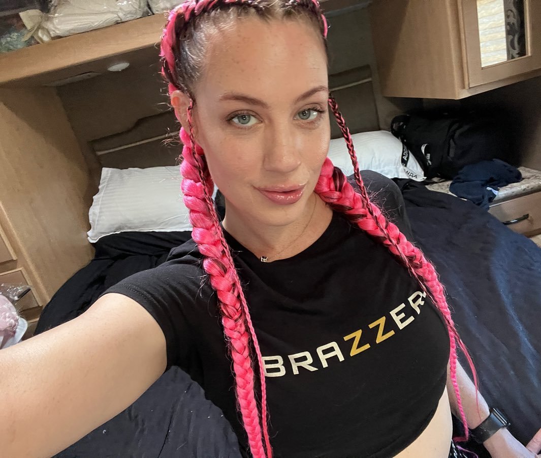 Jessica Ryan: Age, Bio, Height, Net Worth & Boyfriend (2026)